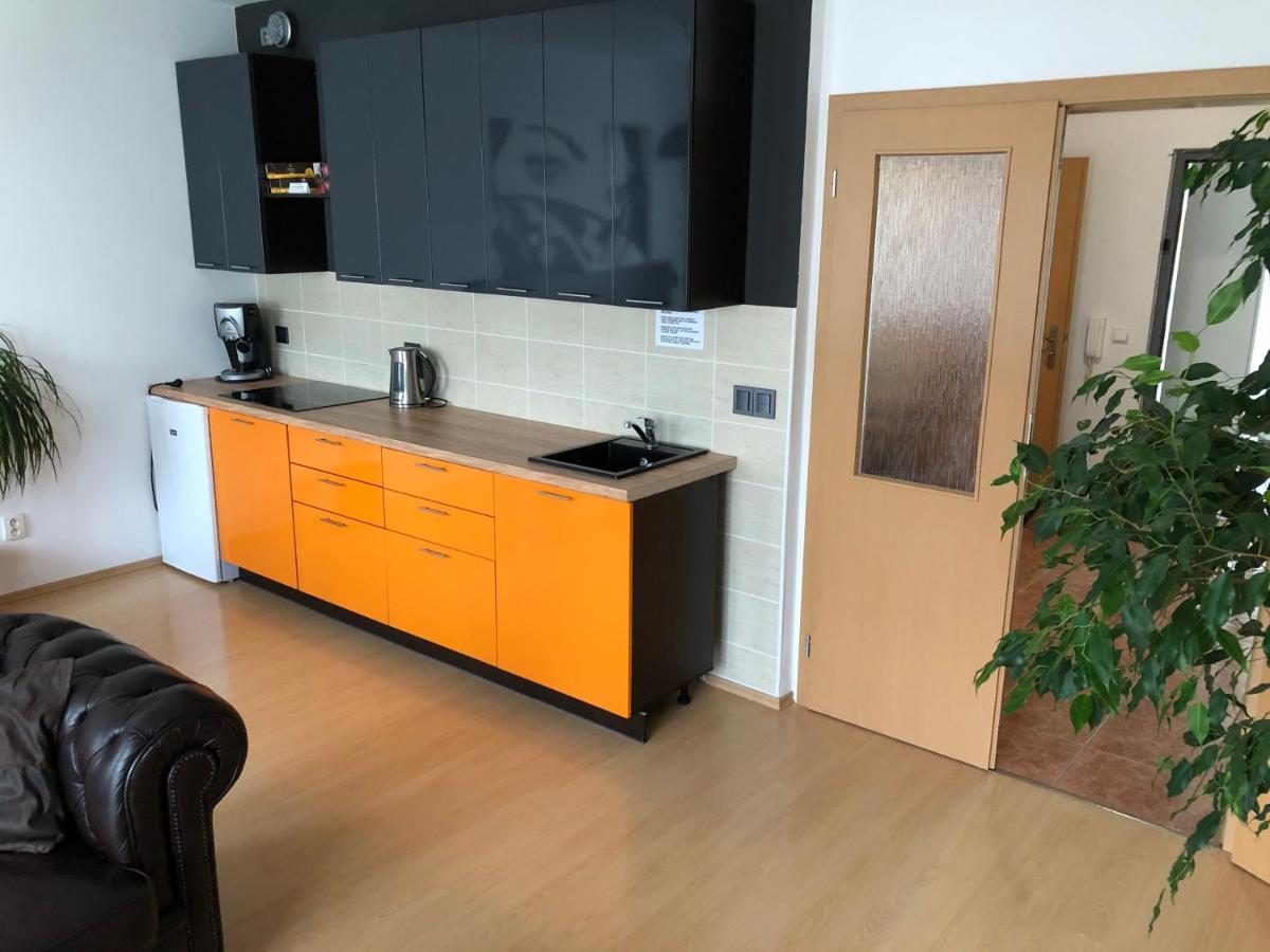 Richie Apartment Near Aquapark Praga Exterior foto